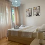 Kates Place Centar